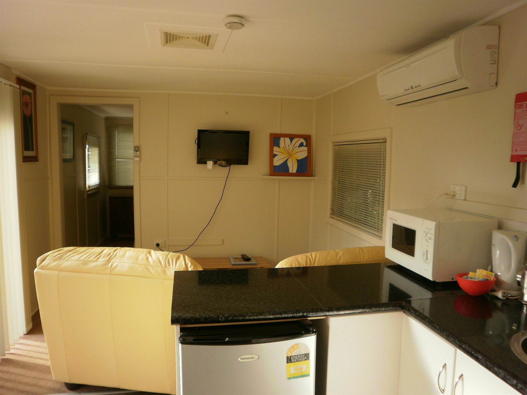 Kickback Cottages Lakes Entrance Exterior photo